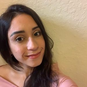 Meet your Posher, Evana